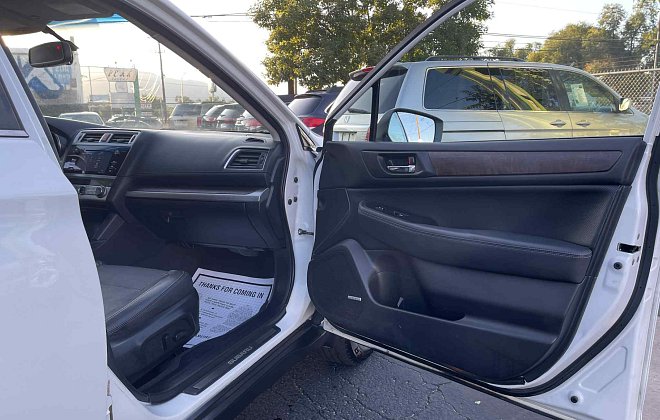 2017 Subaru Outback 3.6R Limited photo 11