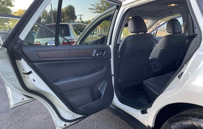 2017 Subaru Outback 3.6R Limited photo 13