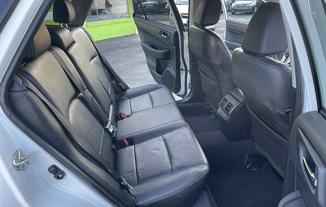 2017 Subaru Outback 3.6R Limited photo 14