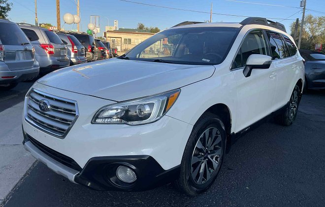 2017 Subaru Outback 3.6R Limited photo 2