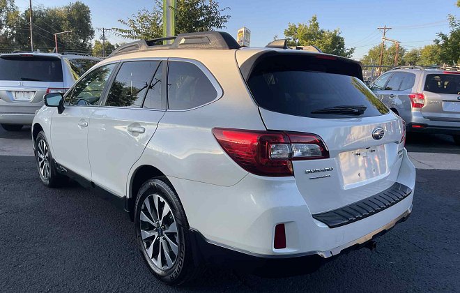 2017 Subaru Outback 3.6R Limited photo 4