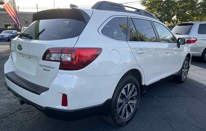 2017 Subaru Outback 3.6R Limited photo 6